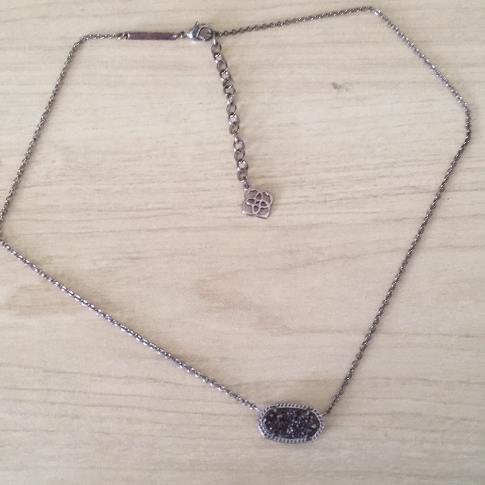 Kendra Scott necklace